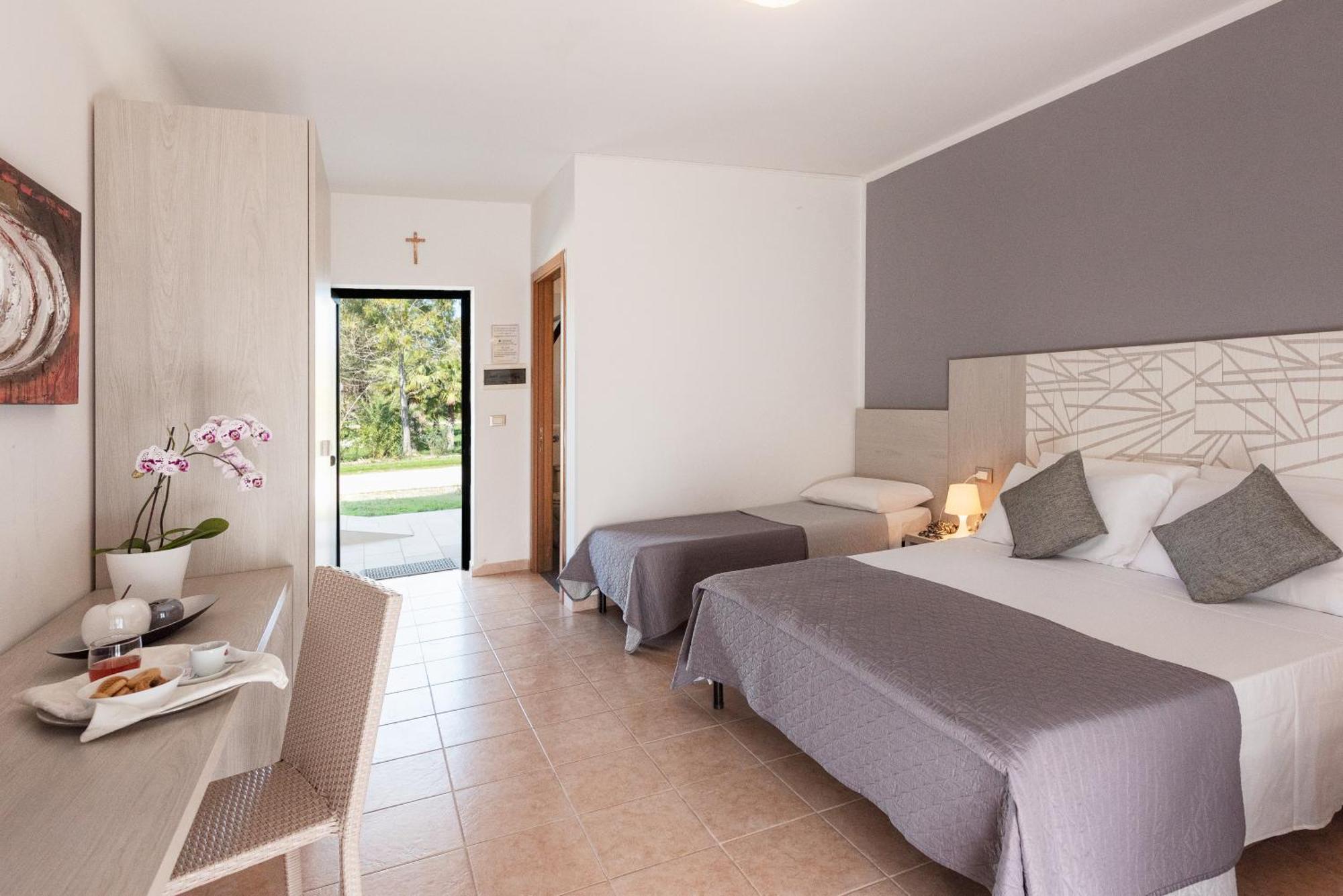 Hotel Le Muse Карпиняно Салентино Екстериор снимка