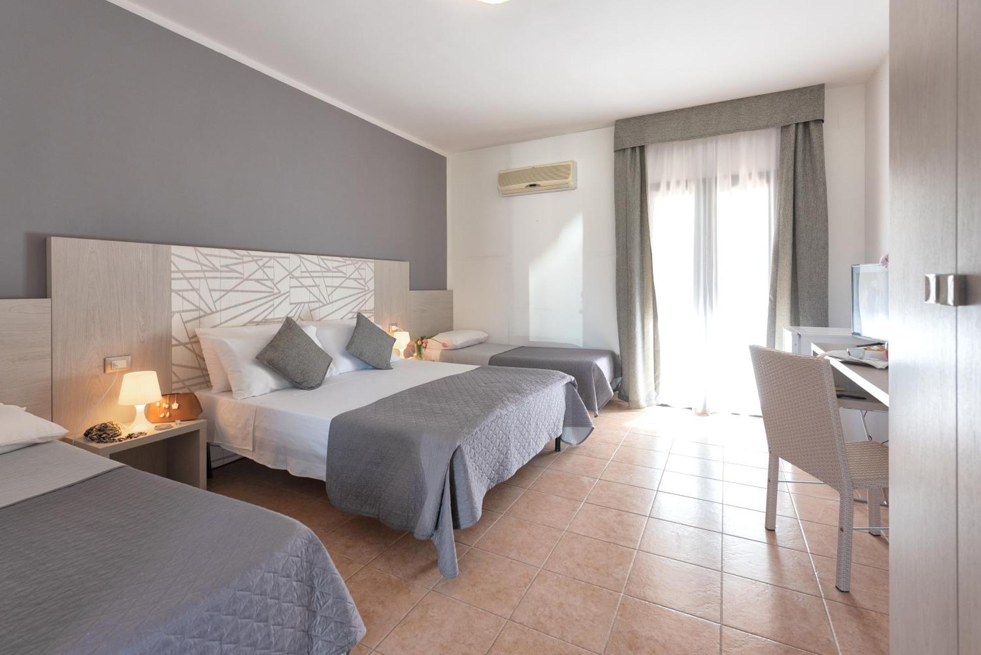 Hotel Le Muse Карпиняно Салентино Екстериор снимка